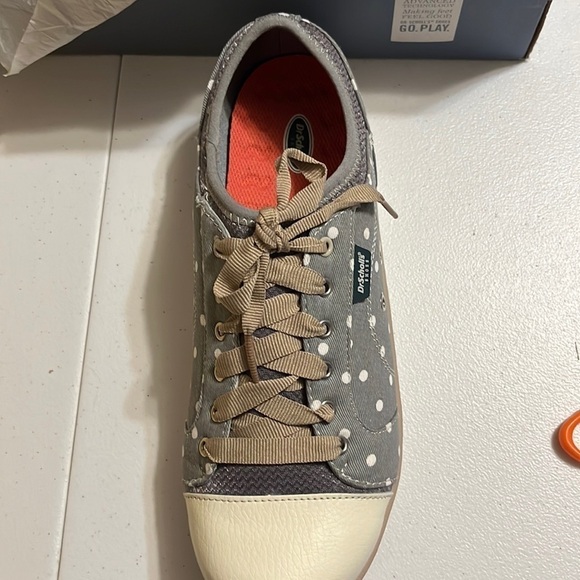 Dr Scholls sneakers, gray/white polka dot. Sz 9 - Picture 1 of 7